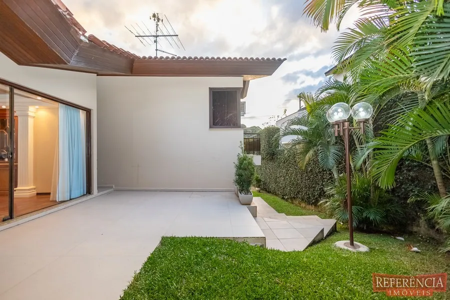 House, 550 m², with a walk-in closet — photo 60