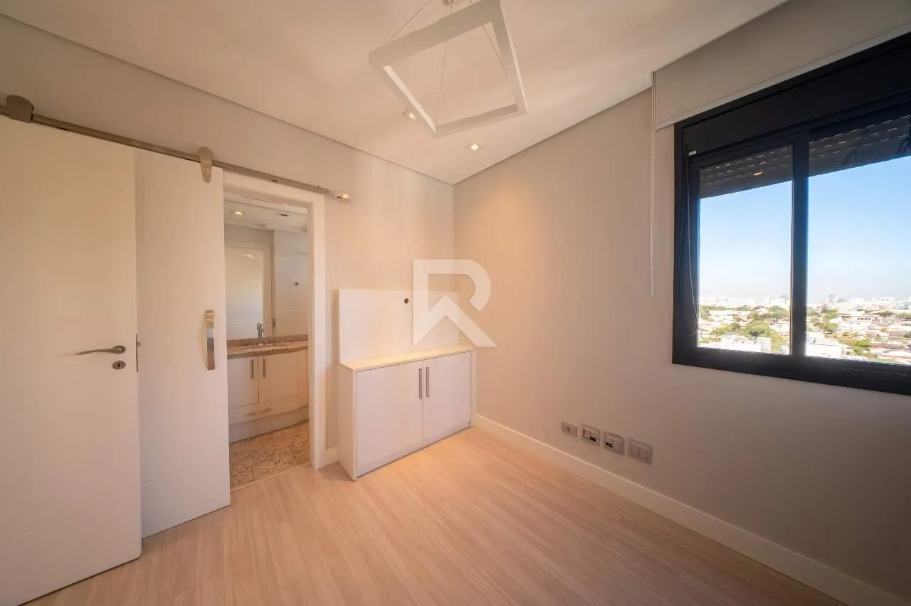 151 m² apartment with 3 bedrooms and 2 parking spots — photo 18