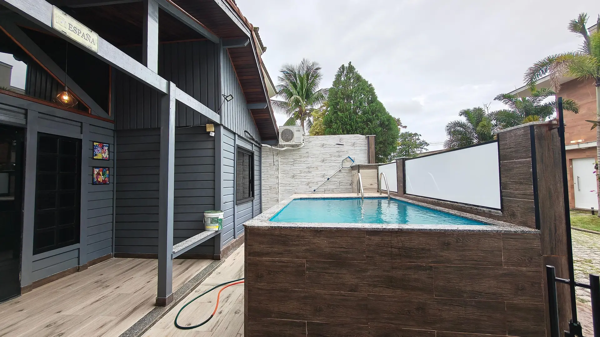 140 m² house with a grill on the balcony and a garden — photo 3