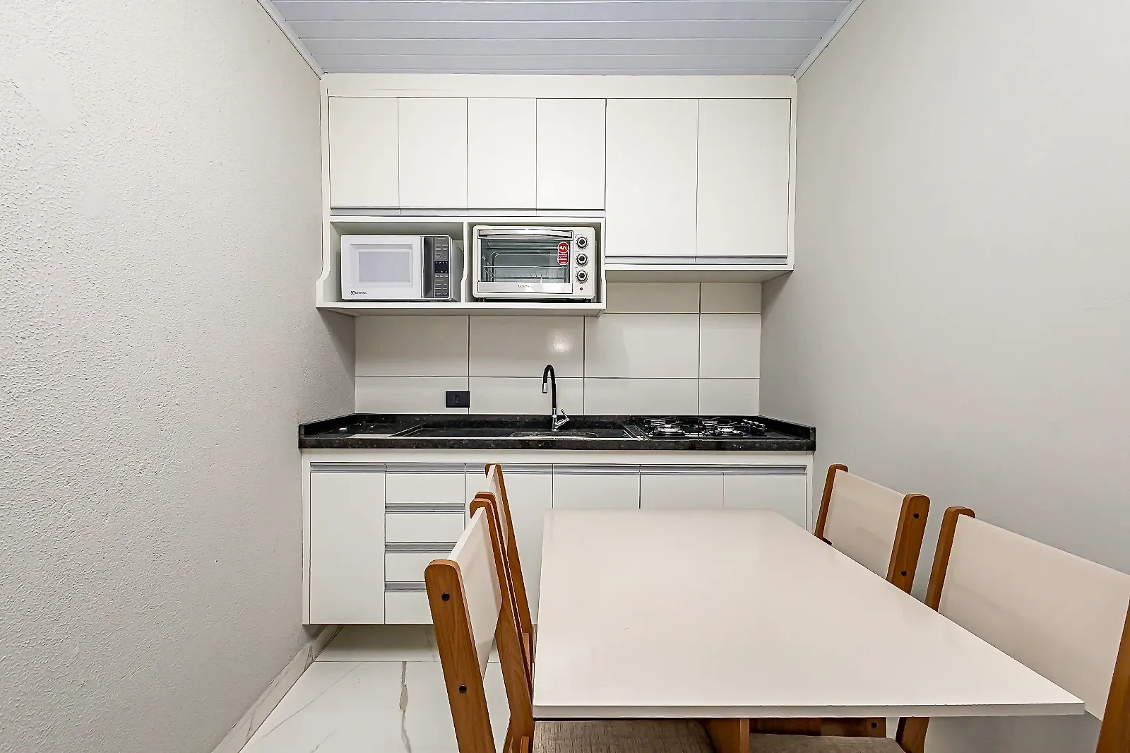 One-bedroom apartment with a washing machine in Curitiba — photo 2