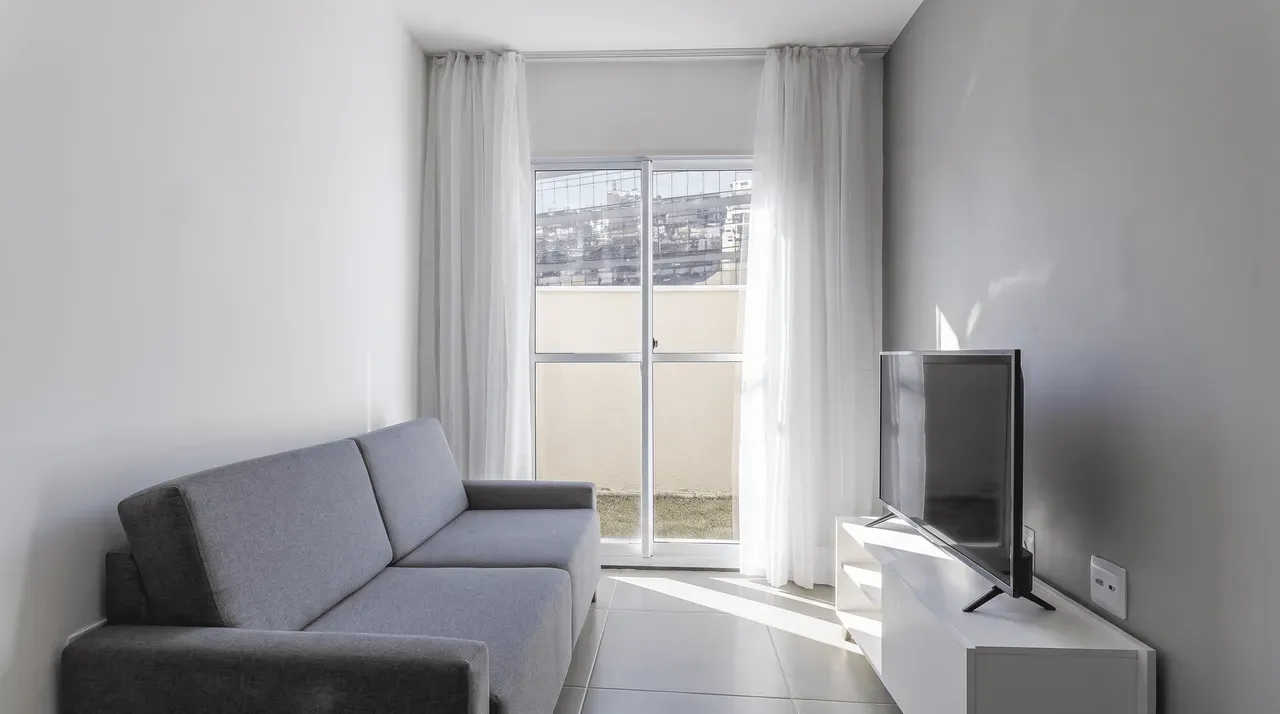 Furnished apartment with 2 bedrooms and open-plan kitchen — photo 2