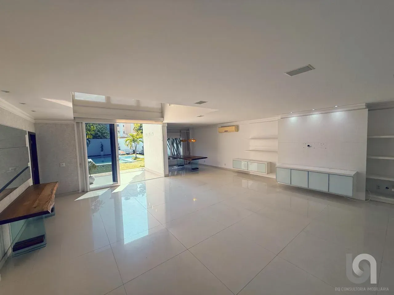 House with 4 bedrooms and 5 baths, 740 m² and 3 parking — photo 26