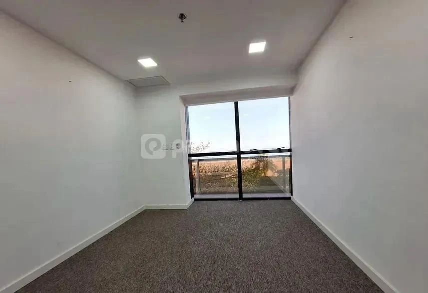 Пустая квартира 309 м² с кондиционером — photo 9