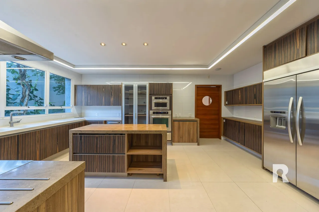Furnished house with 5 bedrooms and 5 bathrooms — photo 2