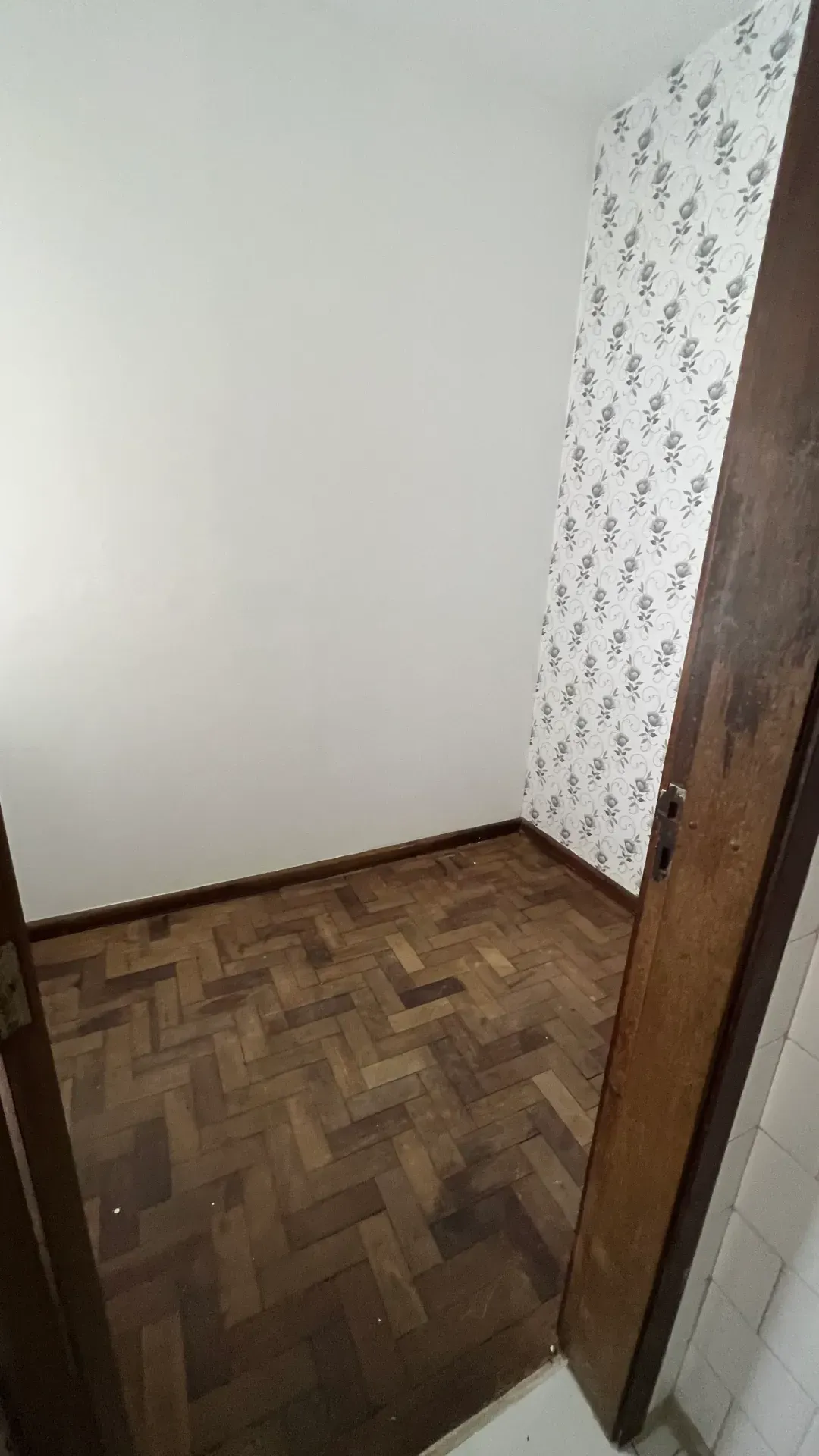 Apartment with 2 bedrooms and an in-unit maid room — photo 23