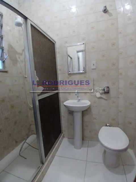 Unfurnished apartment with gas stove kitchen: 2 bedrooms, 1 bath — photo 2