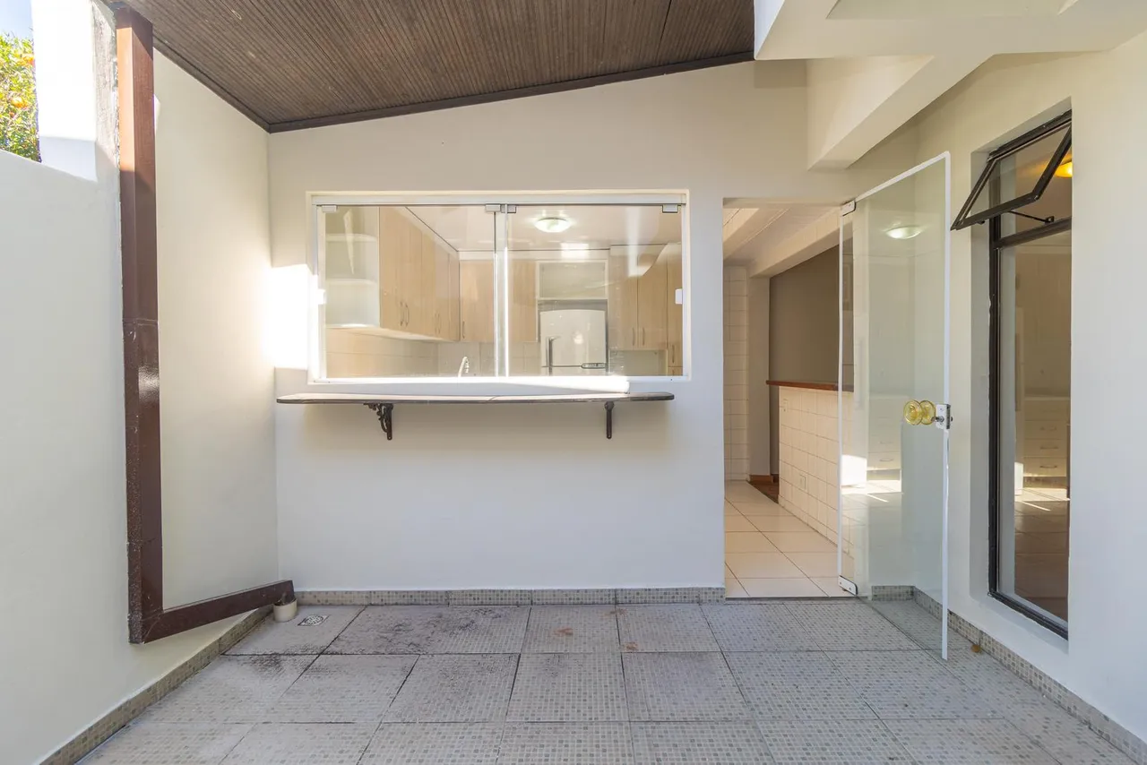 4-bedroom house with 4 bathrooms and 1 parking spot — photo 7