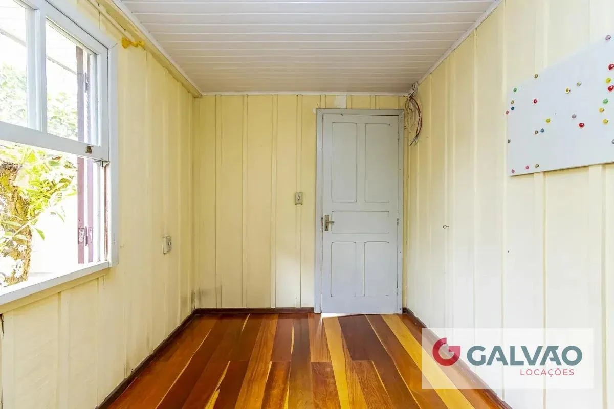 House with a separate kitchen and 5 bedrooms, 224 m² — photo 25