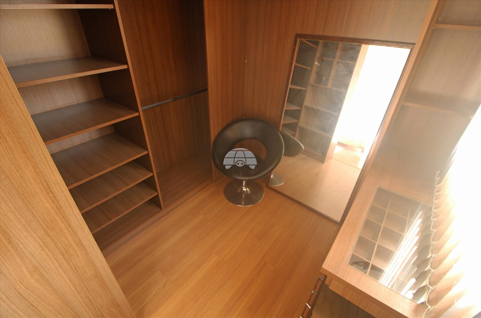 75 m² apartment with a washing machine and a walk-in closet — photo 14