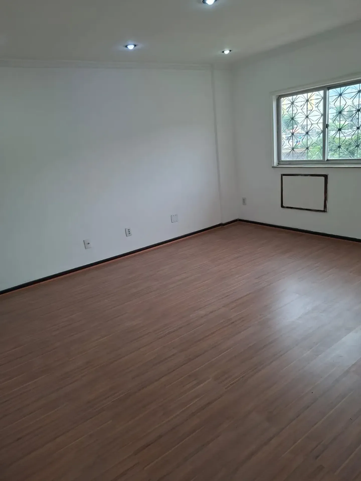 2-bedroom apartment with a mountain view in Rio de Janeiro — photo 17