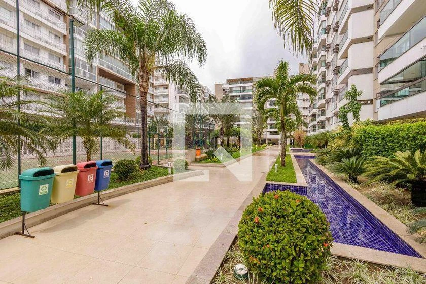 Glass-enclosed balcony in a 3-bedroom apartment, 76 m² — photo 41