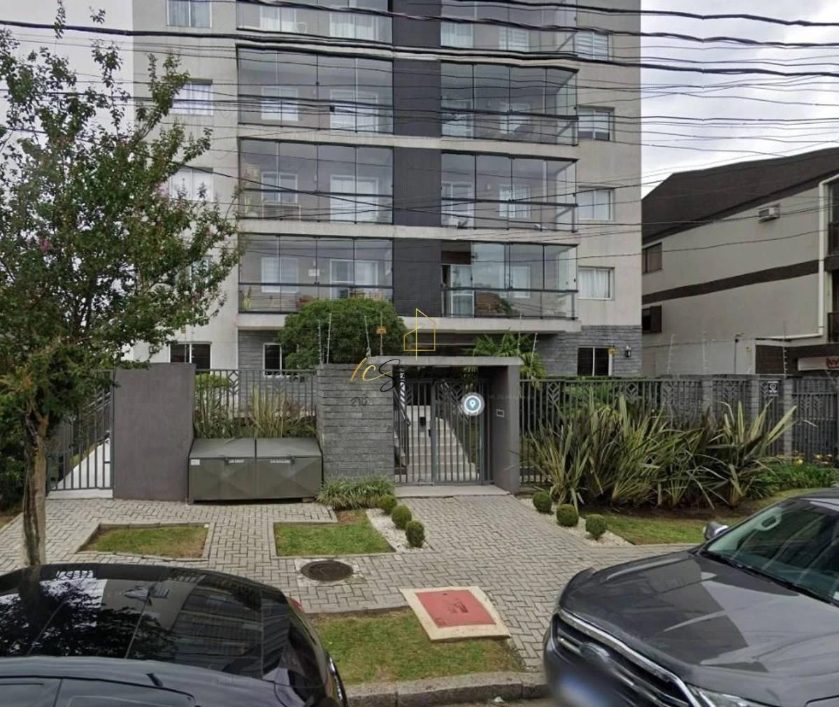 2-bedroom apartment with a glass-enclosed balcony — photo 12