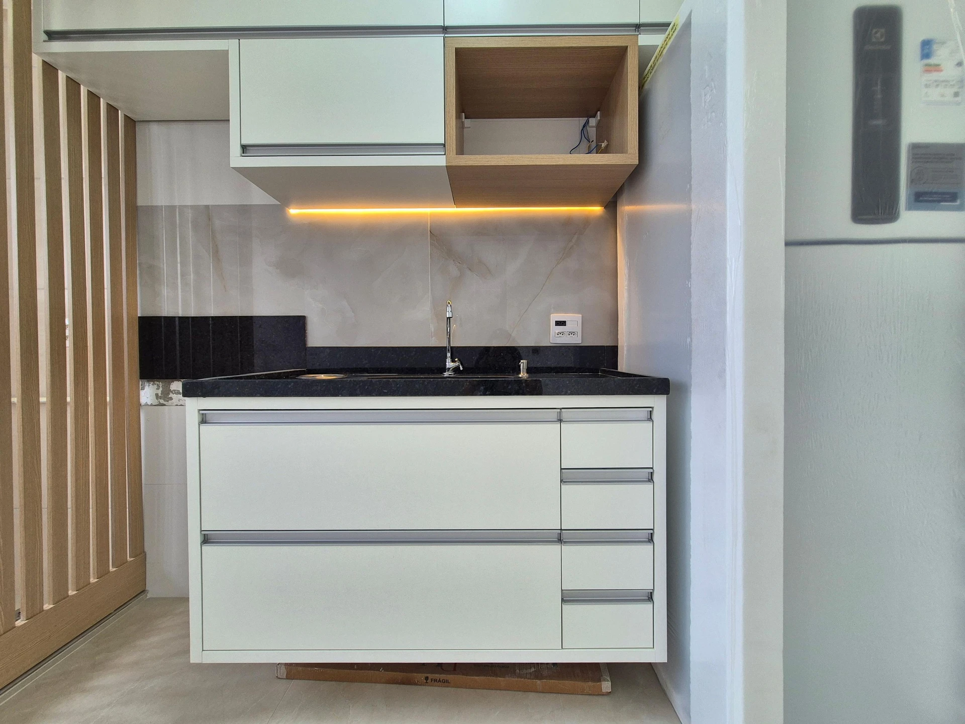 2-bedroom apartment in a building with a gym — photo 6