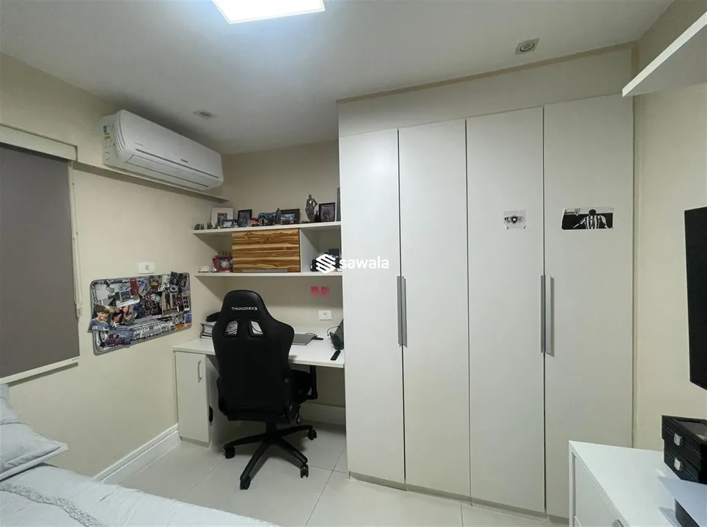 Furnished duplex penthouse with 4 bedrooms and 235 m² — photo 30