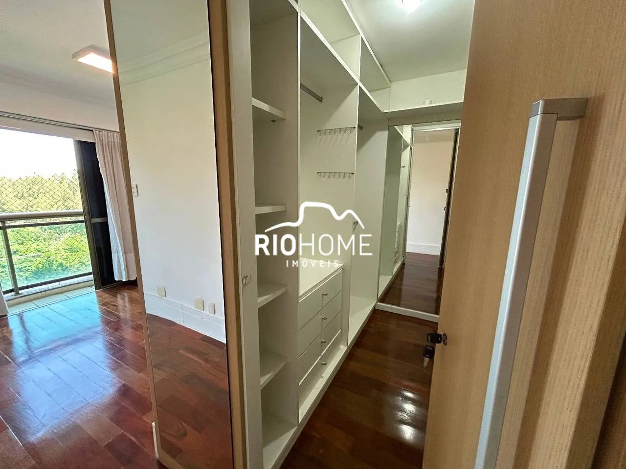 Apartment, 174 m², with a glass-enclosed balcony — photo 31
