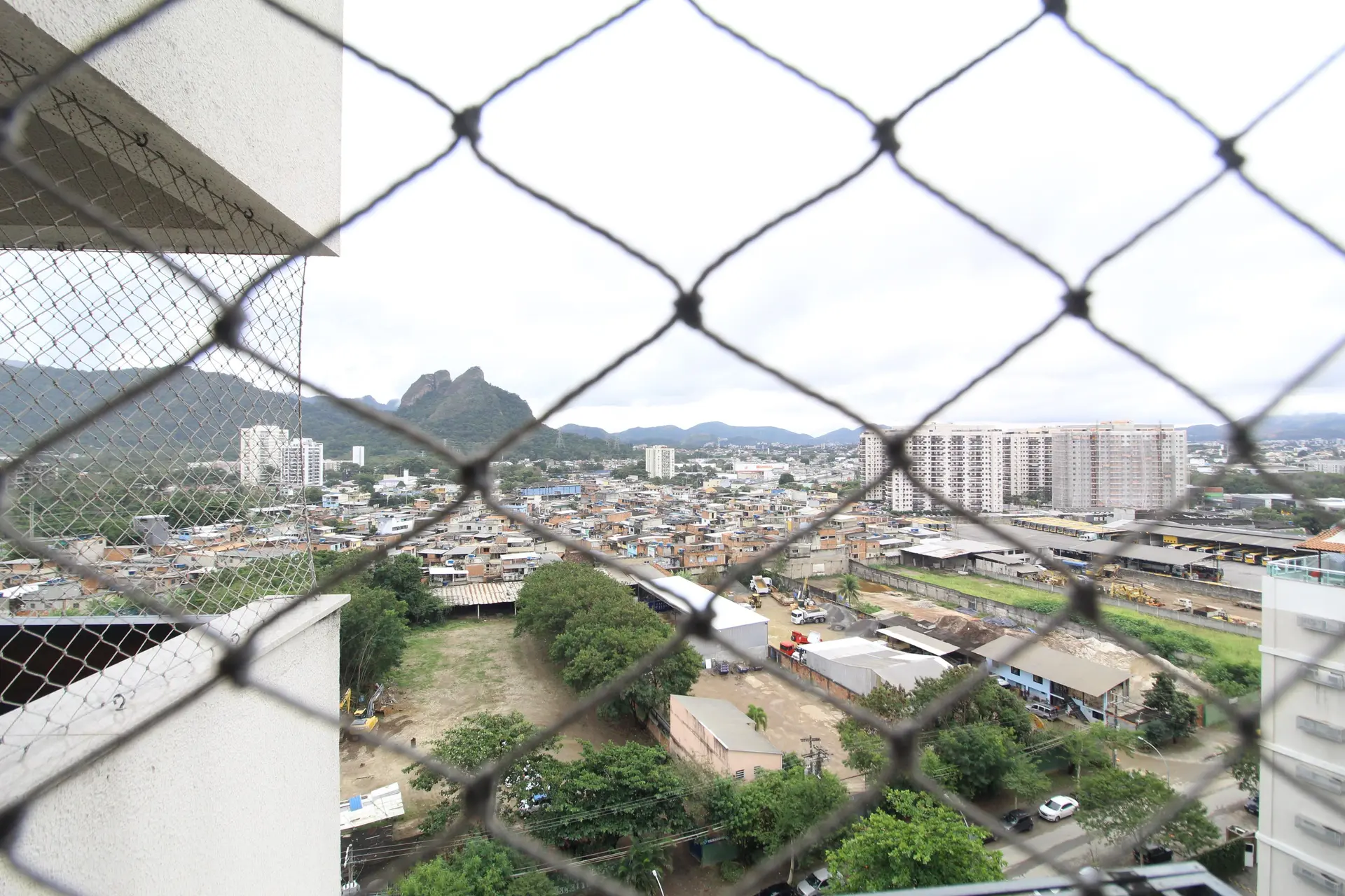 Apartamento mobiliado com 3 quartos, 2 banheiros e varanda — photo 14