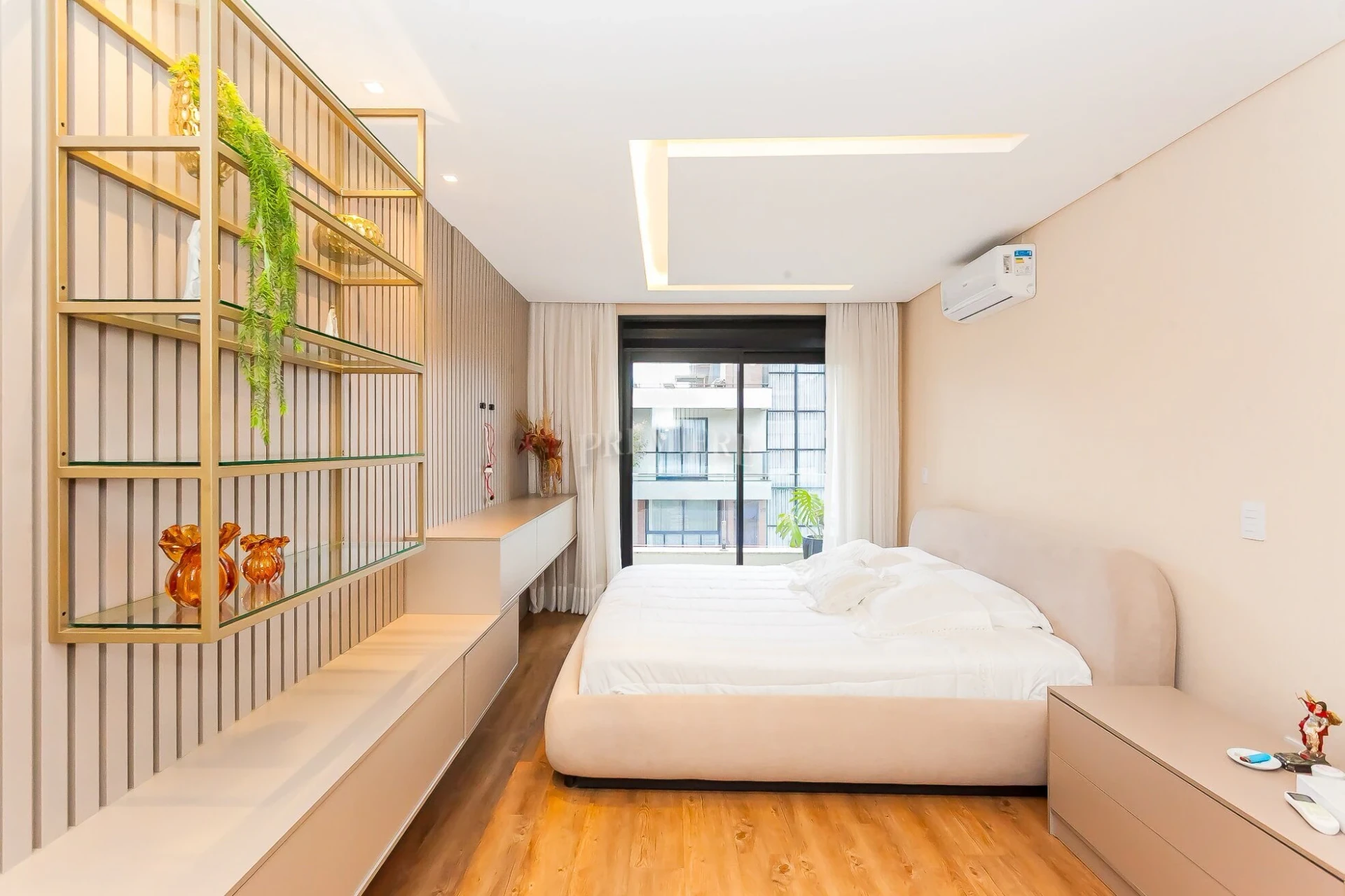 4-bedroom house with a home office in Curitiba — photo 9