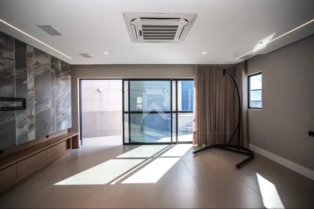 Apartment with 4 bedrooms, 3 en-suites and 463 m² — photo 19