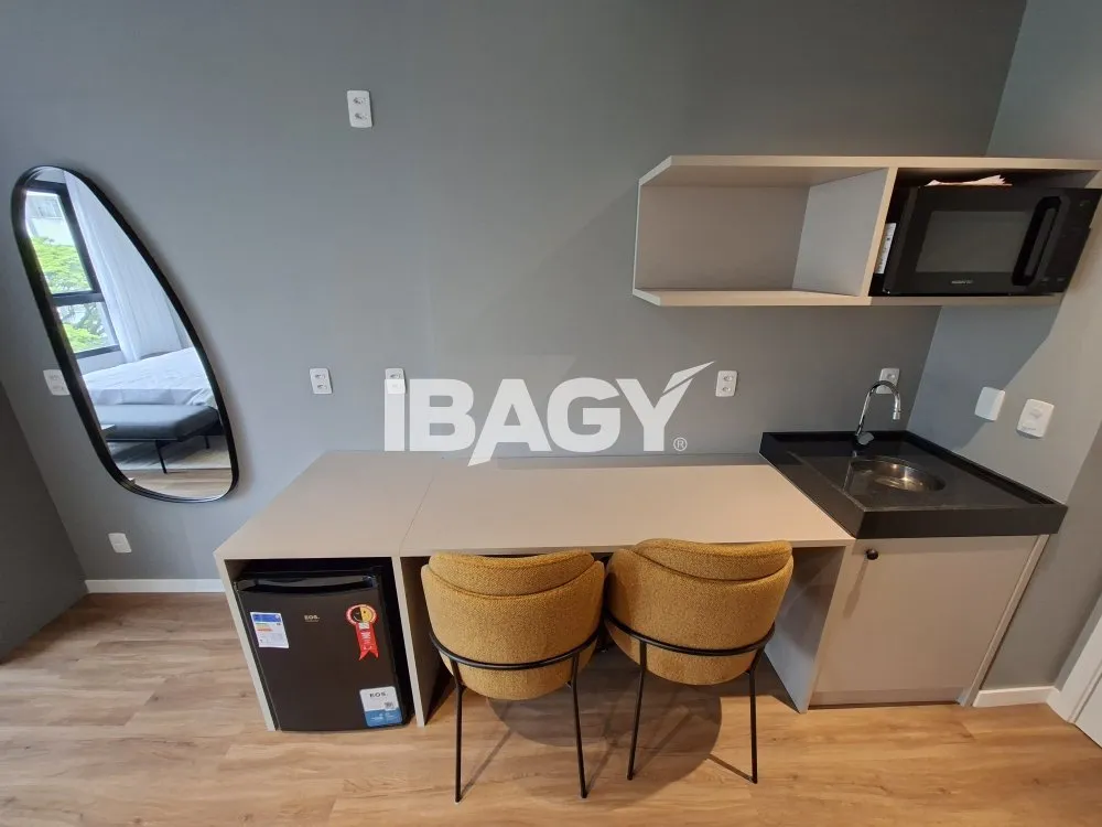 30 m² apartment with 1 bedroom and tall windows — photo 36