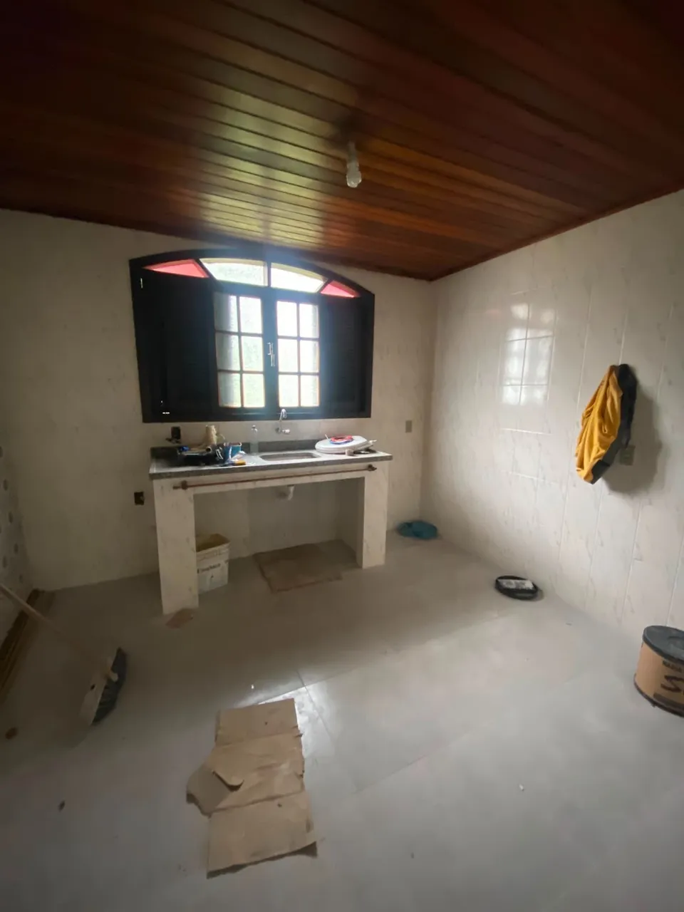 House with a closed kitchen, 2 bedrooms and 2 baths — photo 2