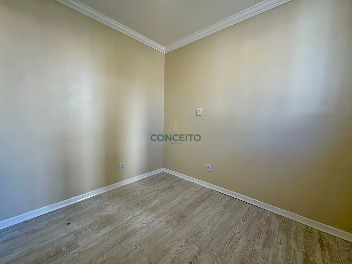 2-bedroom apartment in a building with a gym — photo 5