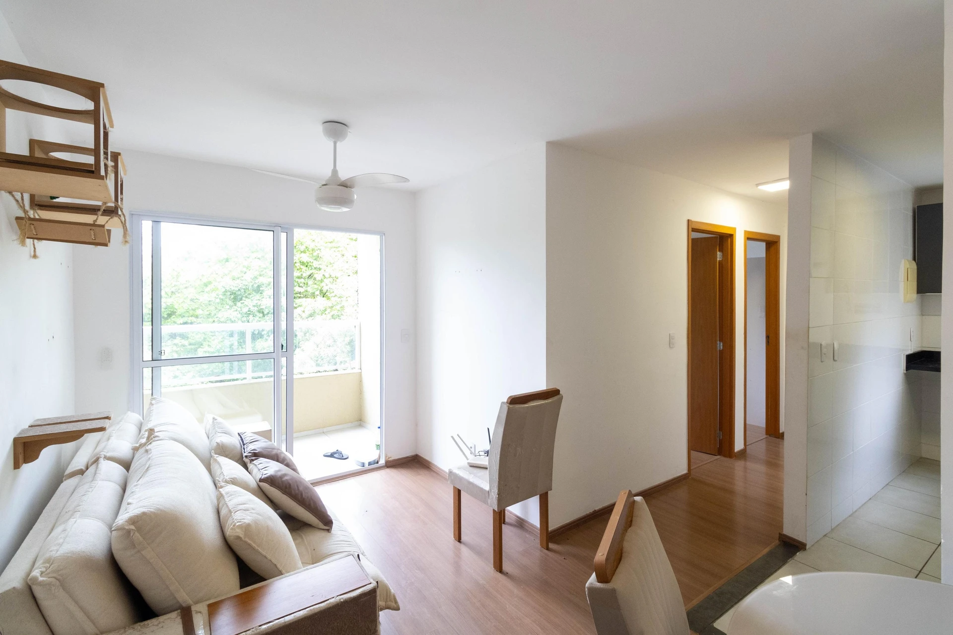 2-bedroom apartment in a building with a gym — photo 3