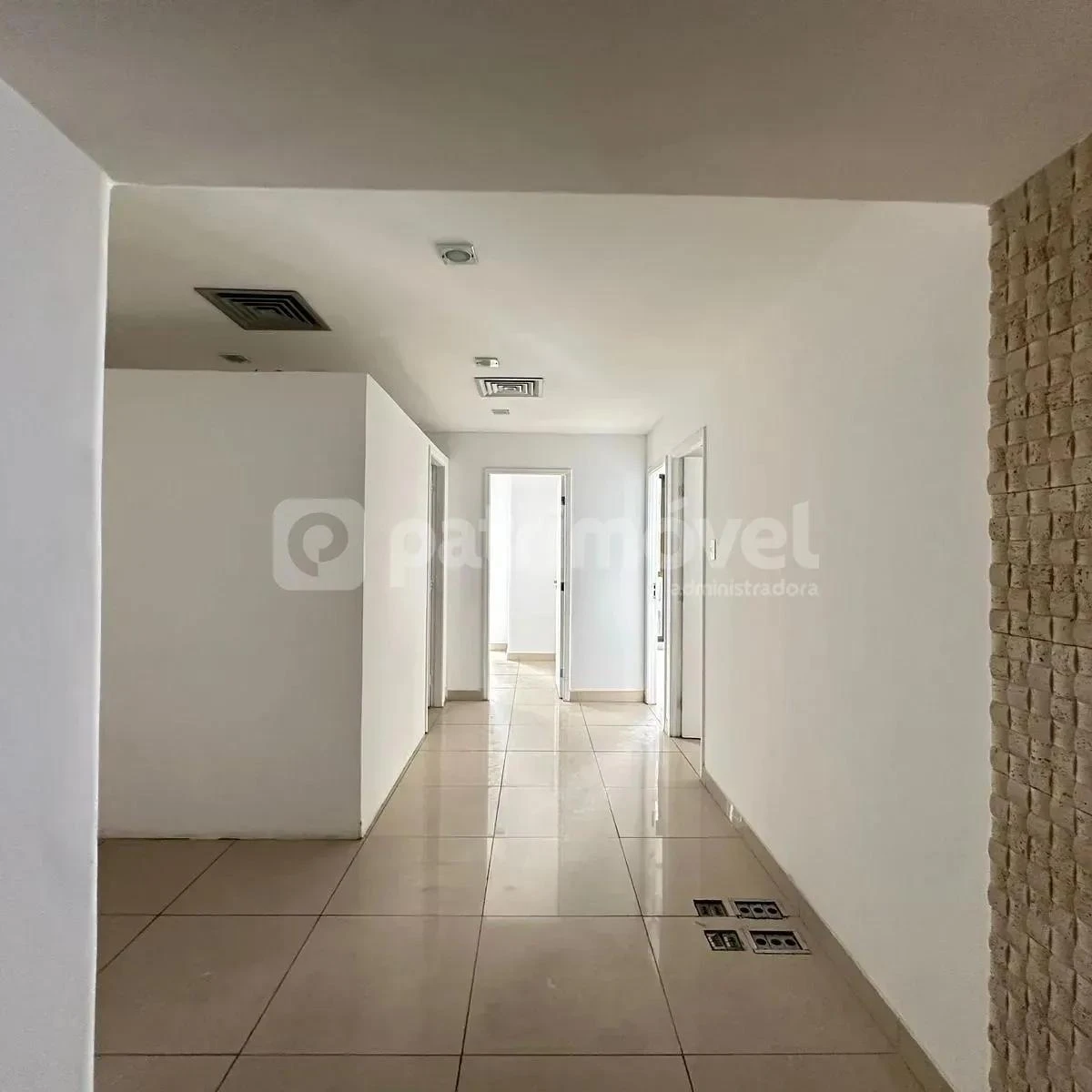 Unfurnished corporate apartment with 6 bathrooms — photo 7