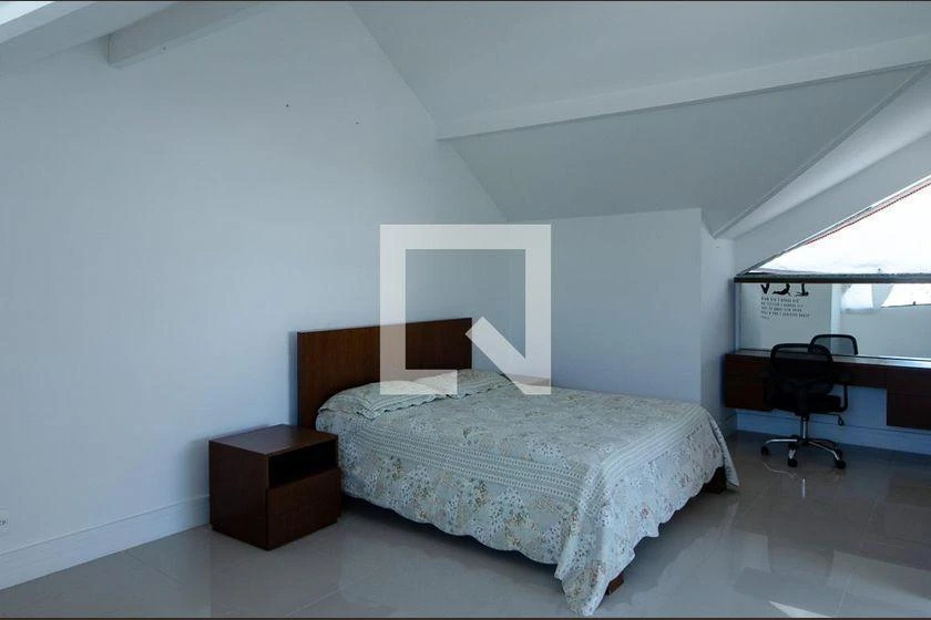 Casa de 4 quartos com 234 m² e 6 banheiros — photo 49