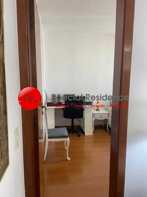 Home office in a 3-bedroom apartment, 156 m² — photo 11