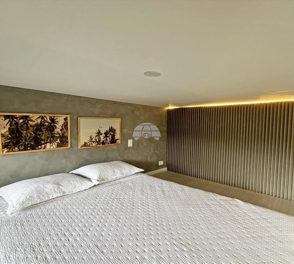 Furnished apartment, 31 m², with floor-to-ceiling windows — photo 14