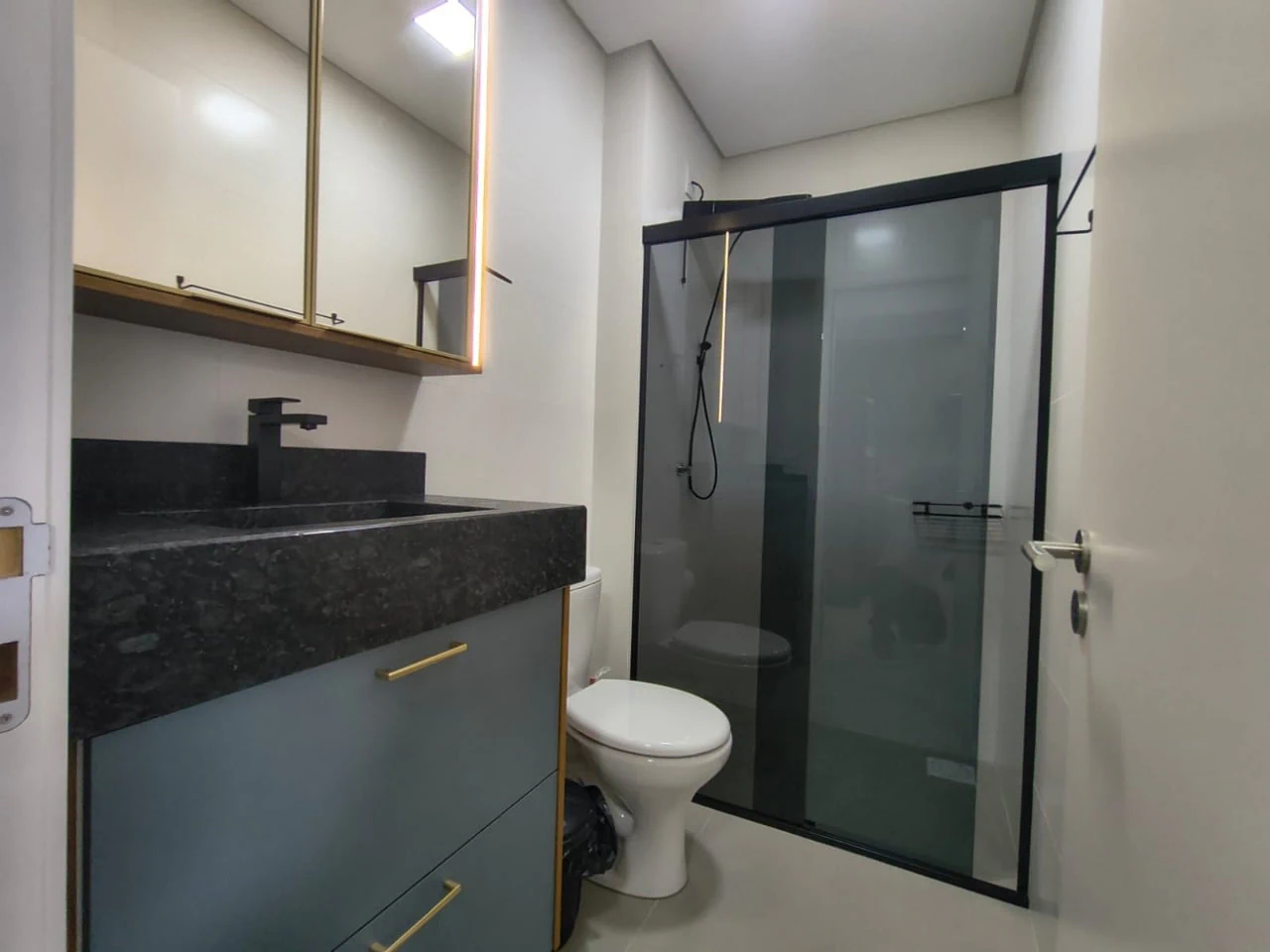 Furnished apartment, 32 m², with floor-to-ceiling windows — photo 11