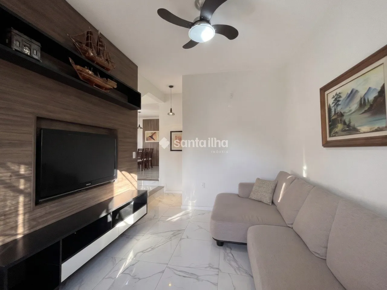 Furnished 369 m² house with open-plan kitchen