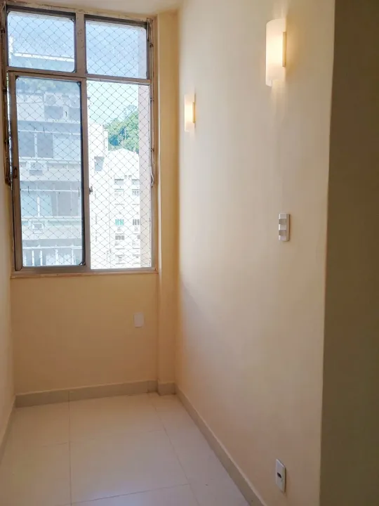 Apartamento de 1 quarto com cozinha separada e elevador — photo 2