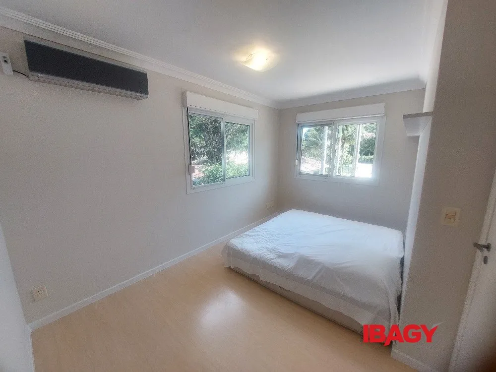 Furnished house with 5 bedrooms on 5200 m² — photo 39