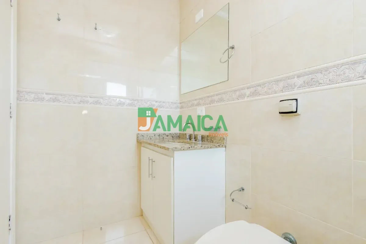 140 m² house with a home office and a walk-in closet — photo 11