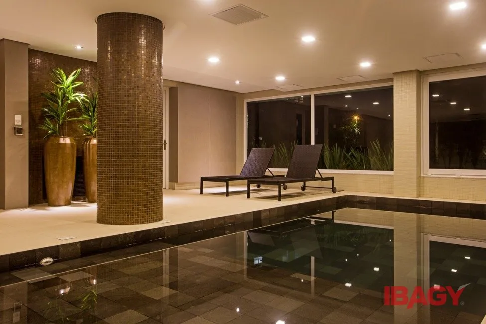 Furnished 2-suite apartment with enclosed balcony — photo 66