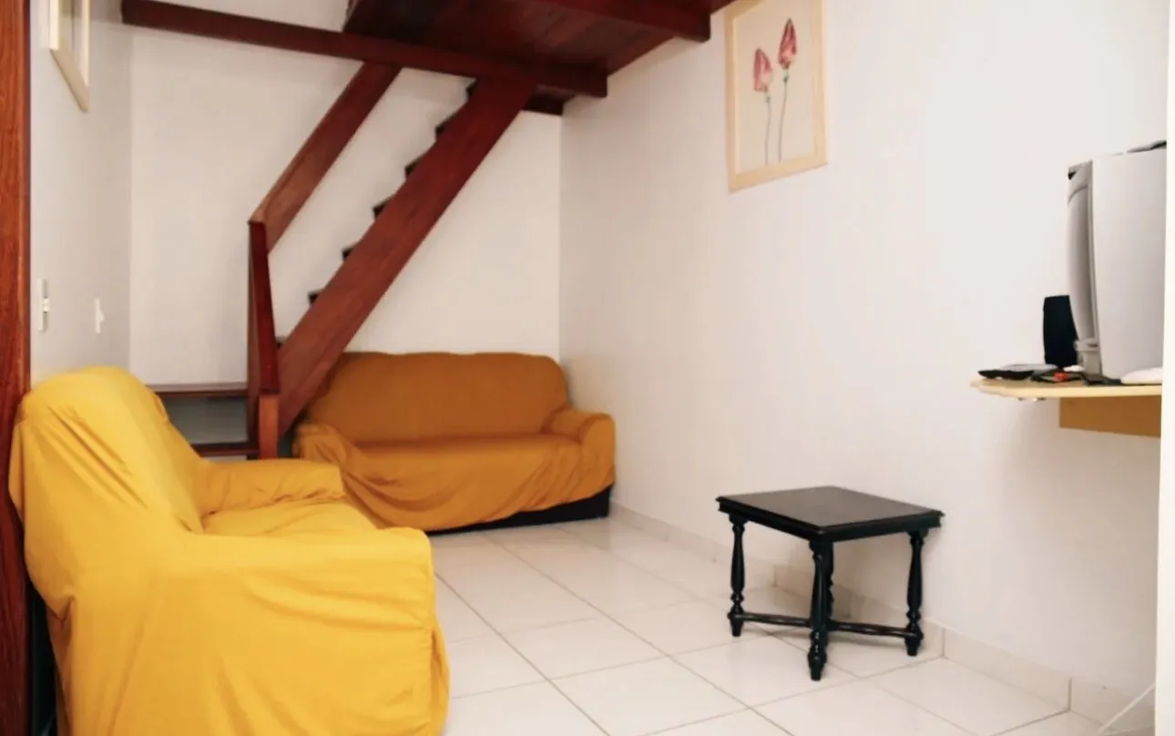 Casa para locação com 6 dormitórios e cozinha fechada