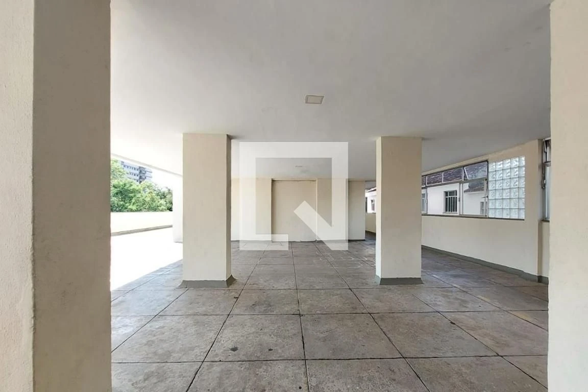 2-bedroom apartment in a building with a pool — photo 28