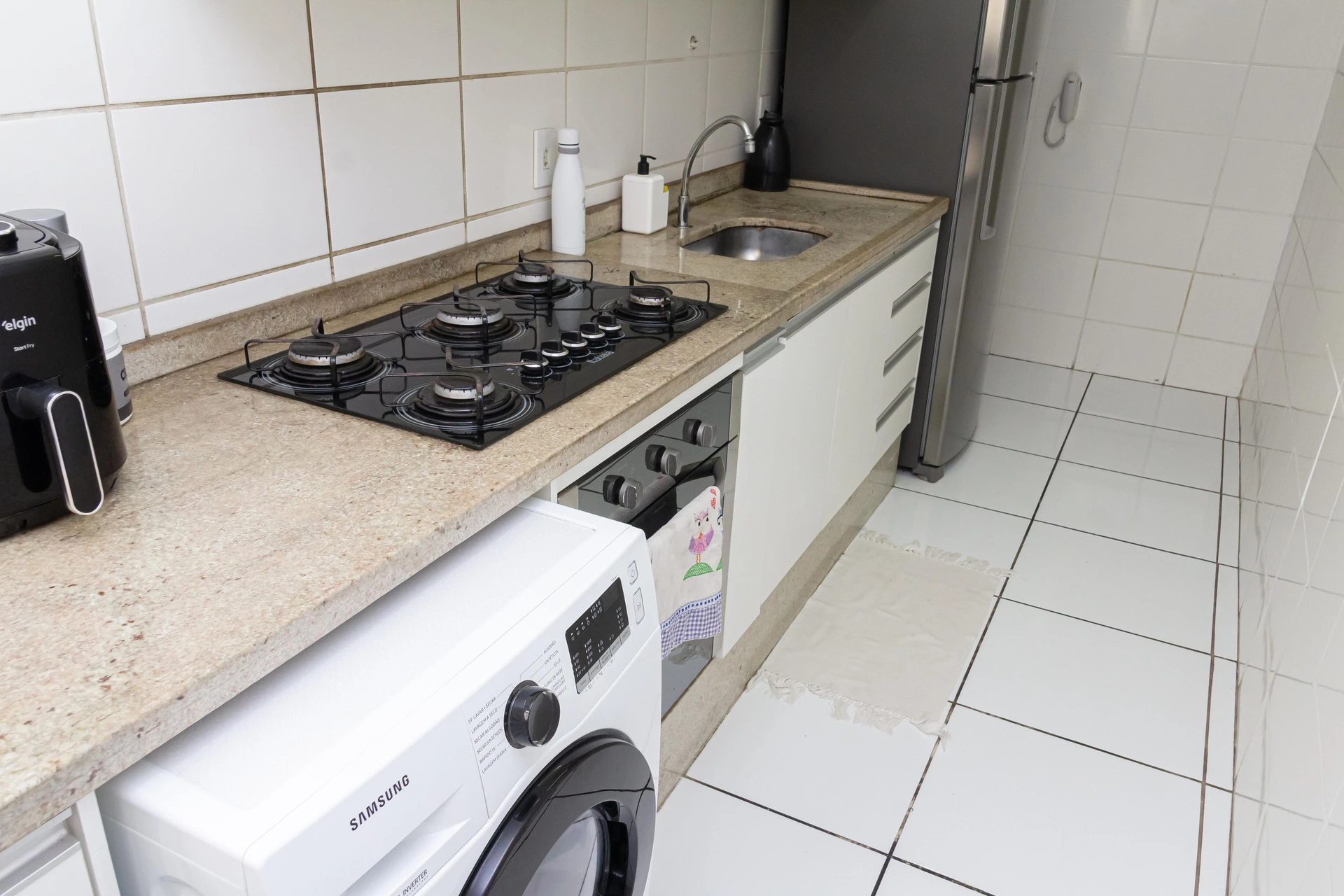 Apartamento mobiliado de 2 quartos em condomínio com piscina — photo 16