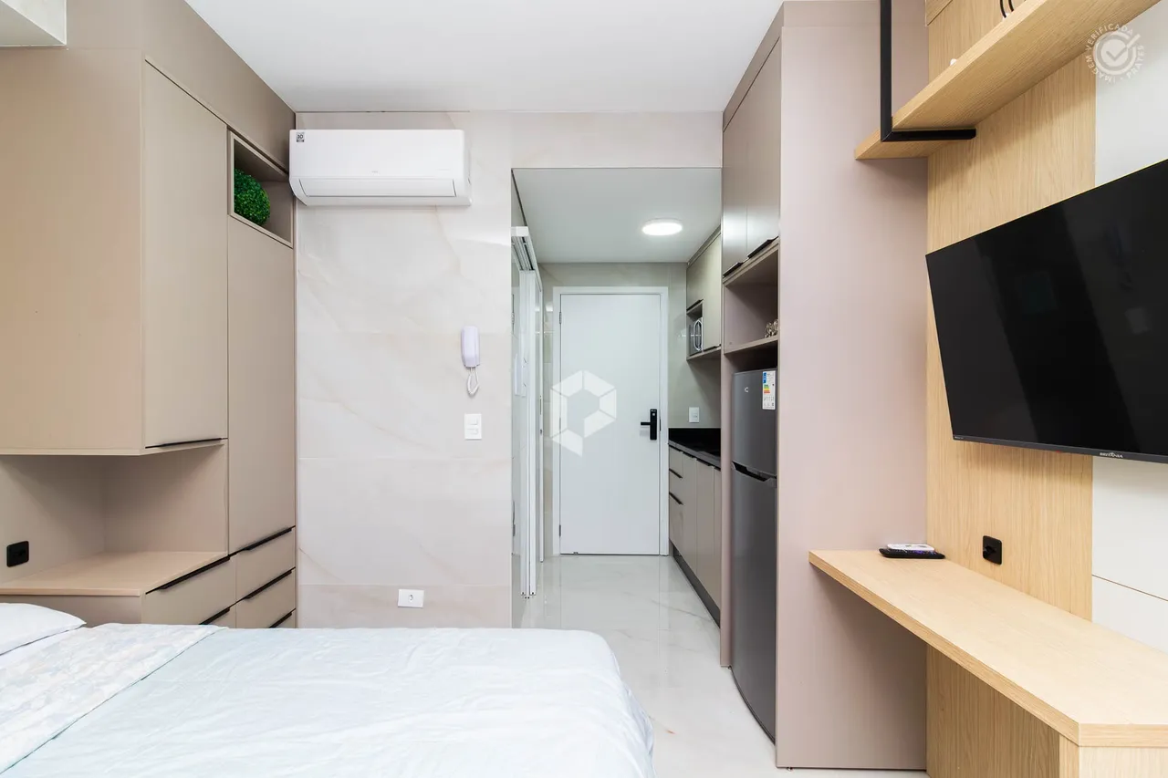 Furnished 1-bedroom apartment with balcony — photo 13