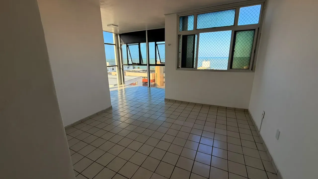 Floor-to-ceiling windows in a 3-bedroom apartment, 160 m² — photo 8