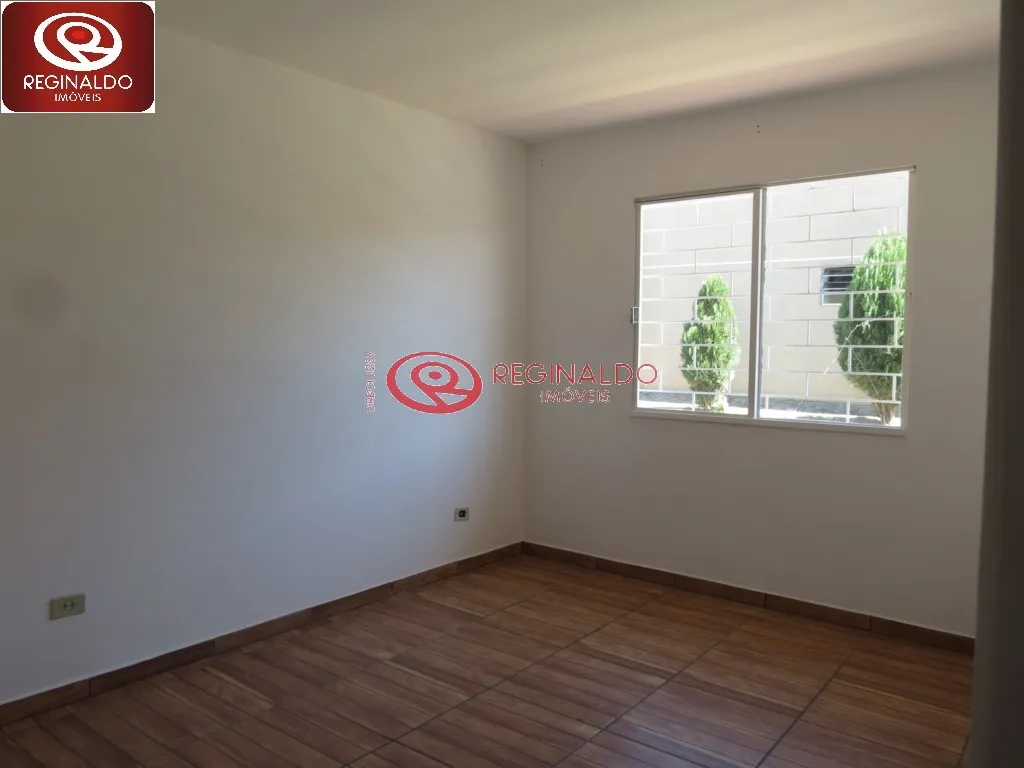 House with 2 bedrooms, 1 bath and 1 parking space — photo 9