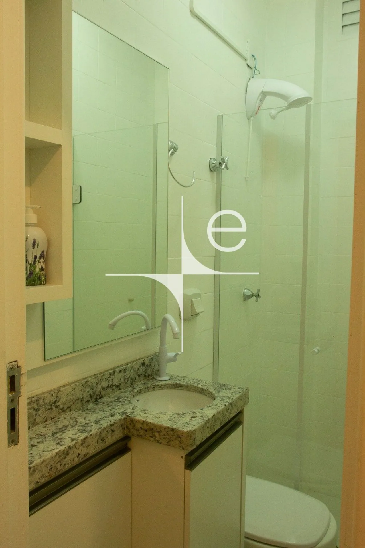 One-bedroom apartment with a home office in Florianópolis — photo 15