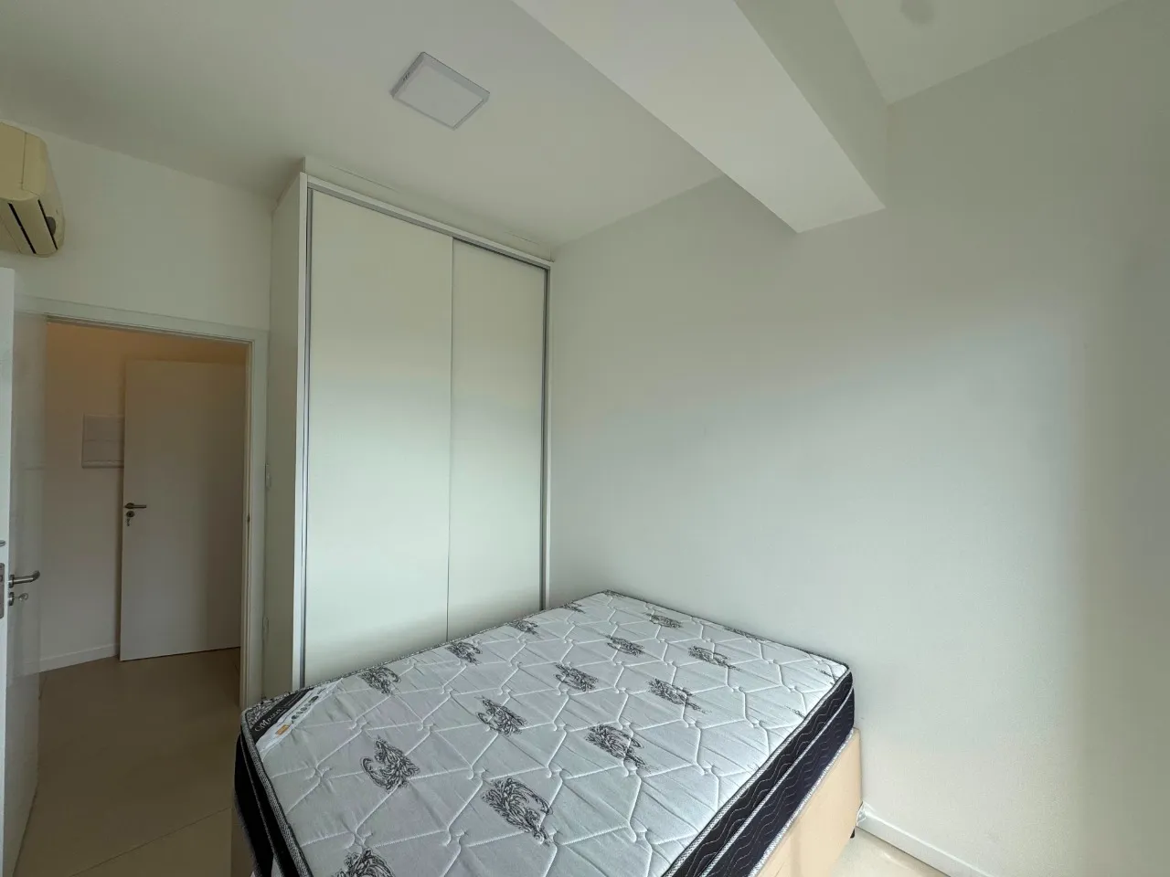 3-bedroom apartment in a building with a pool — photo 28