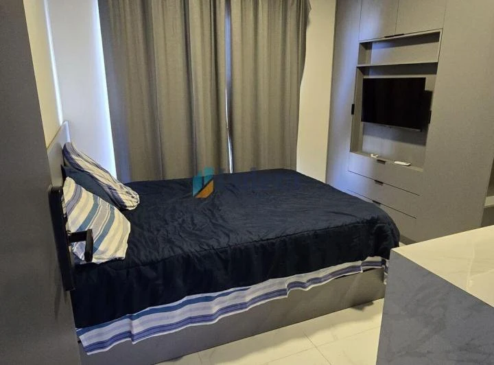 Unfurnished 20 m² flat with 1 en-suite and open kitchen — photo 2