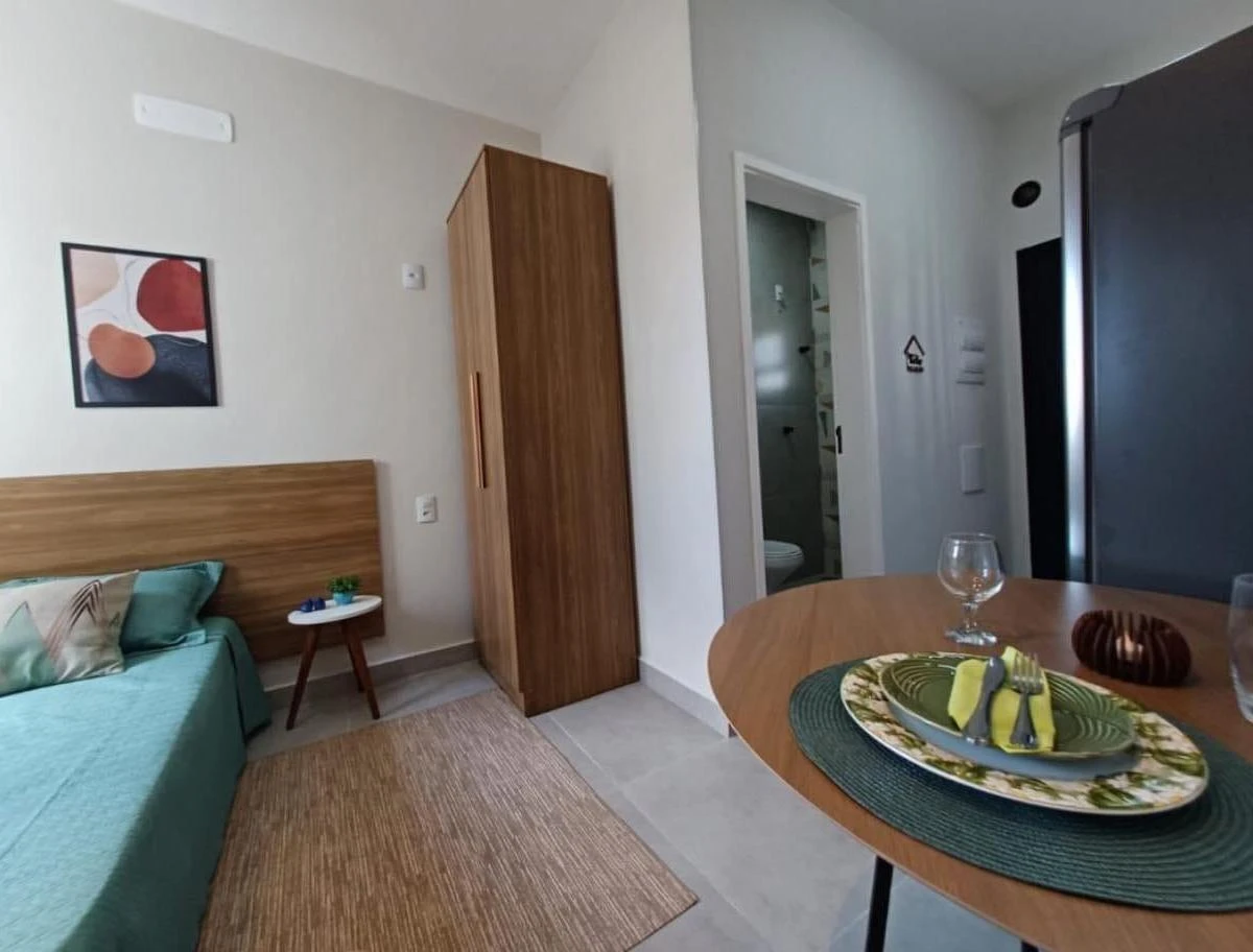One-bedroom apartment with a washing machine — photo 8