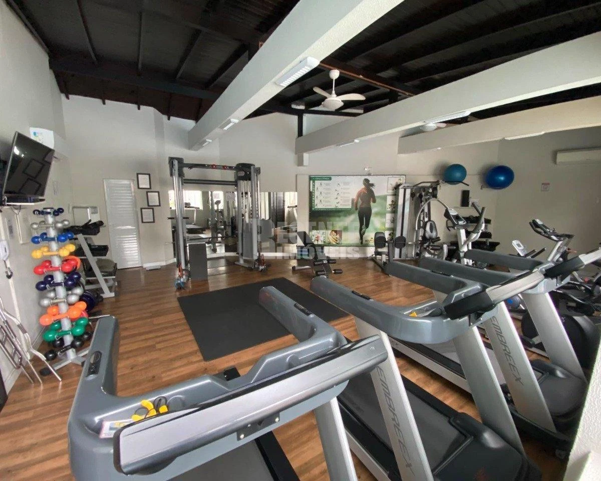 2-bedroom apartment in a building with a gym — photo 19