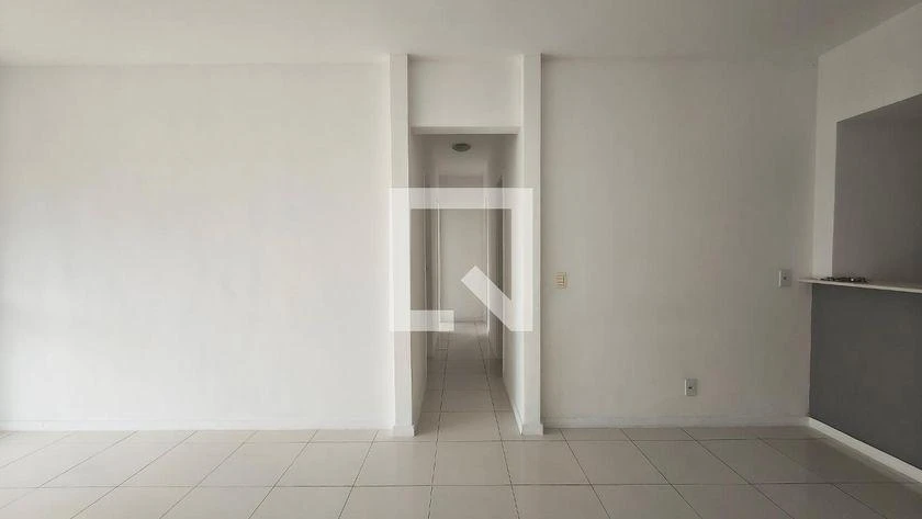 87 m² apartment with a bathtub and floor-to-ceiling windows — photo 3