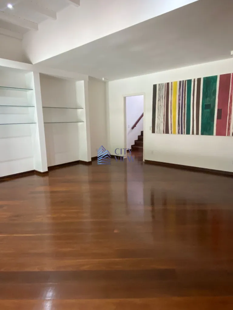 Unfurnished 4-bedroom house with 1000 m² — photo 5