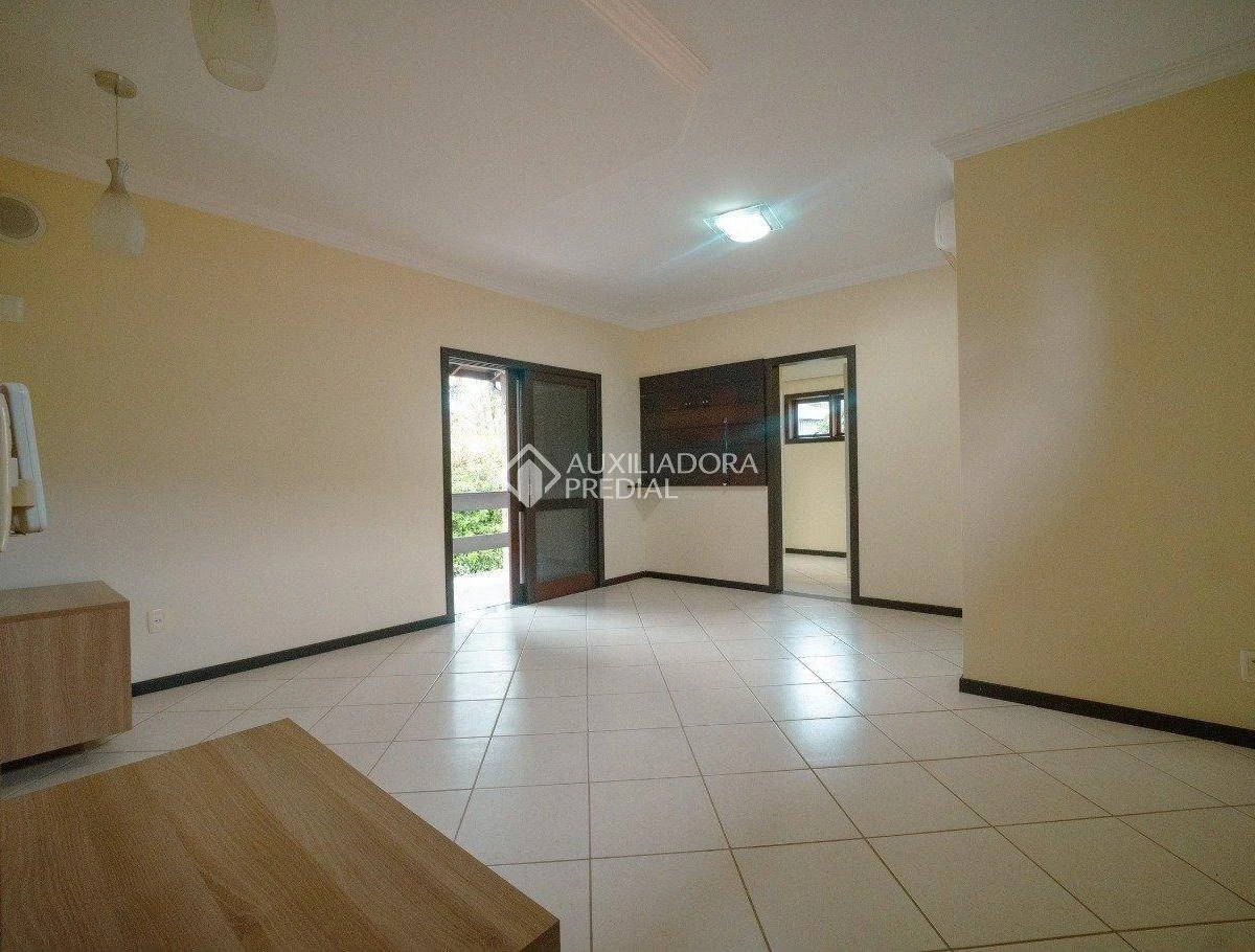 1723 m² house with a bathtub and a grill on the balcony — photo 6